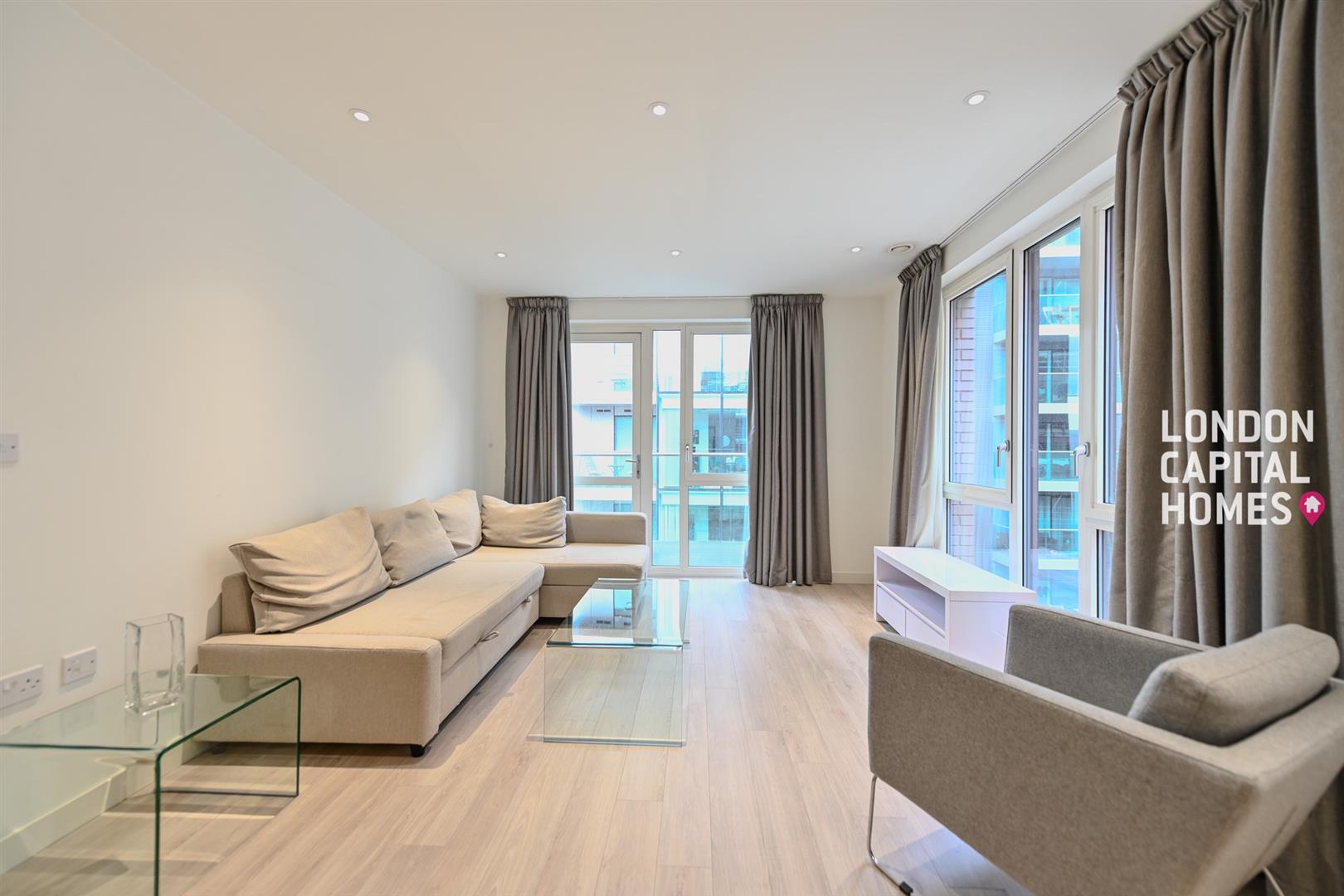 1 bed property in Hartwood Court, Devan Grove, London